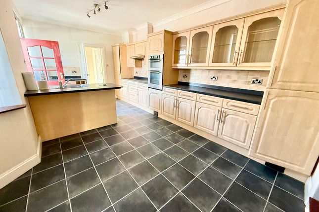 36 Chapel Street, Cwmbran photo 2