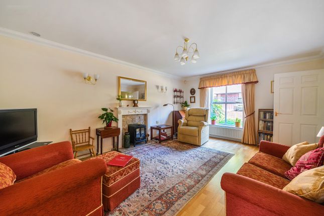 19, Cromwell Gardens, Alton photo 3