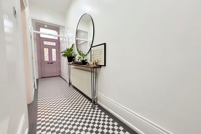 6, Oxford Street, Whitley Bay photo 4