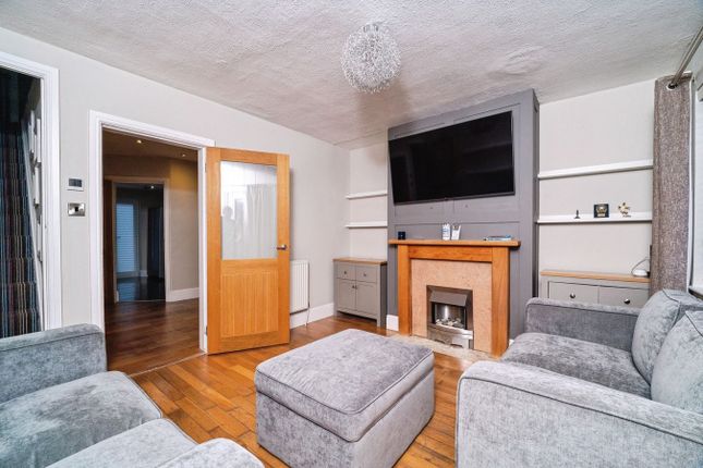 7, Saunby Grove, Cleethorpes photo 2