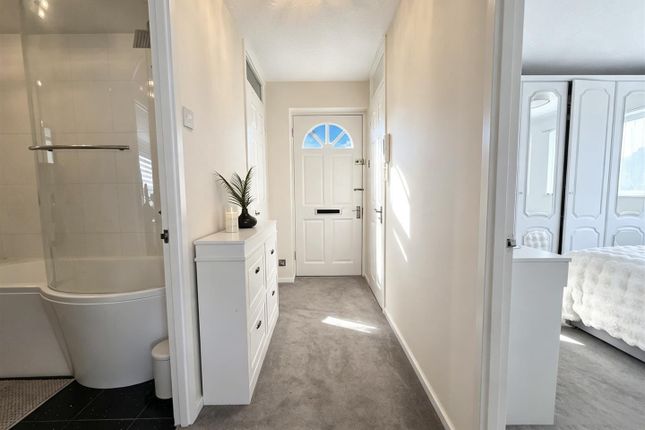 63, Wharf Road, Broxbourne photo 3
