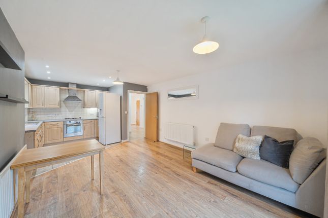 53, Woodlea Lane, Leeds photo 4
