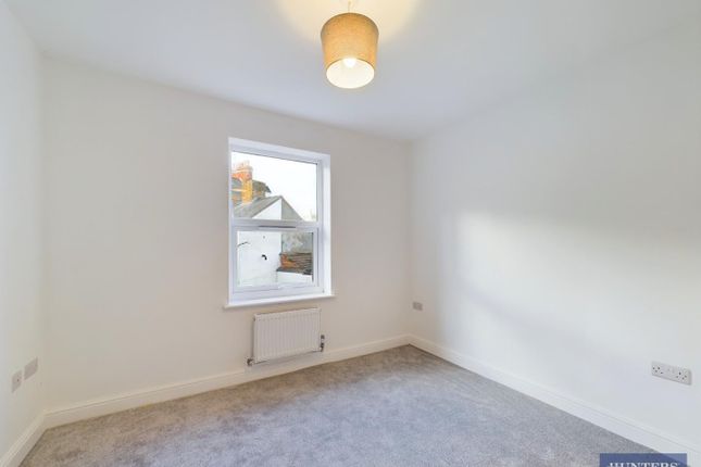 Room 2, 5 Cambridge Street, Bridlington photo 3