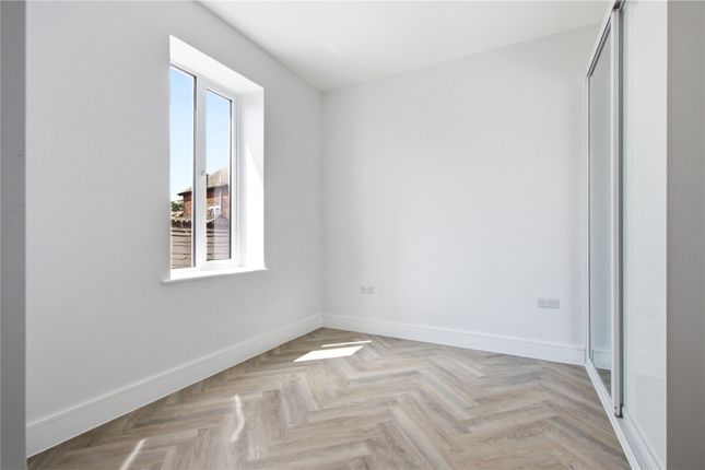 Flat 8, 115a, Brunswick Park Road, London photo 4