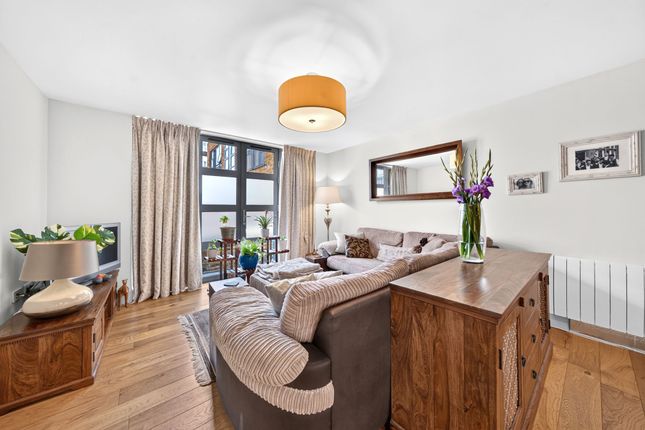 7 Corben Mews, London photo 4