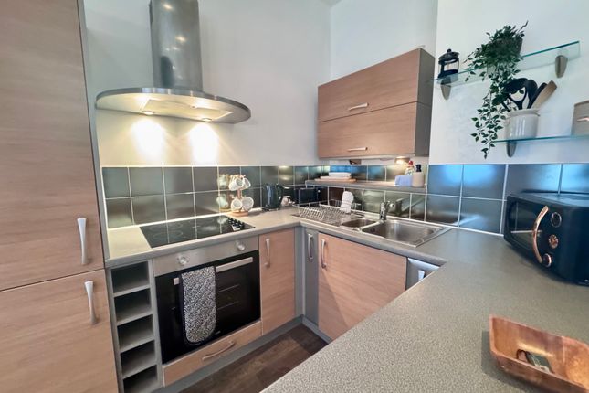 Apt 10, Nottingham photo 4