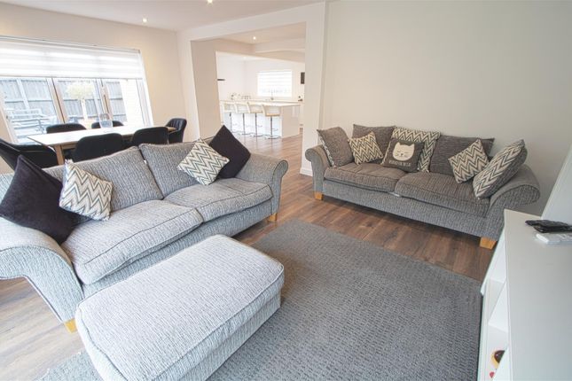 8, Hillhouse Close, Billericay photo 4