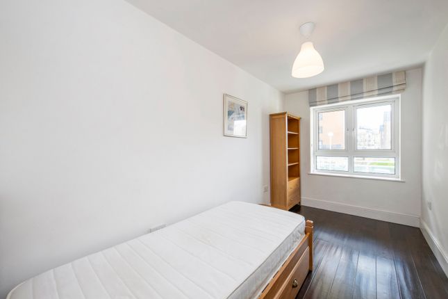 Flat for sale in St. Davids Square, Cubitt Town