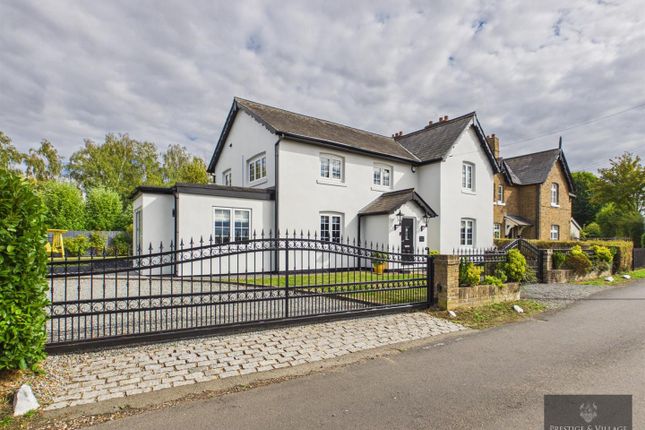4-bed house on Bee Croft, Newmans End, Harlow, £900,000