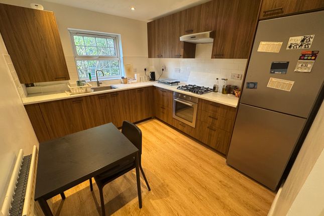 Flat 4, Kingsmount Court, Sunningfields Road, London photo 5