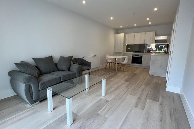 Flat 5, 16, Fairhaven Drive, Reading photo 2