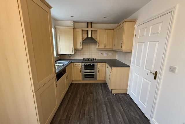 33, Besant Close, Blackburn photo 4