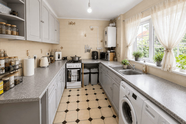 2 Hermon Grove, HAYES photo 3