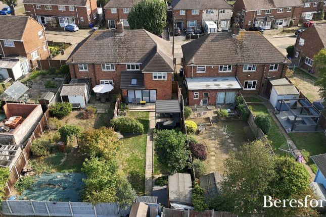 8, Eastern Avenue, South Ockendon photo 2