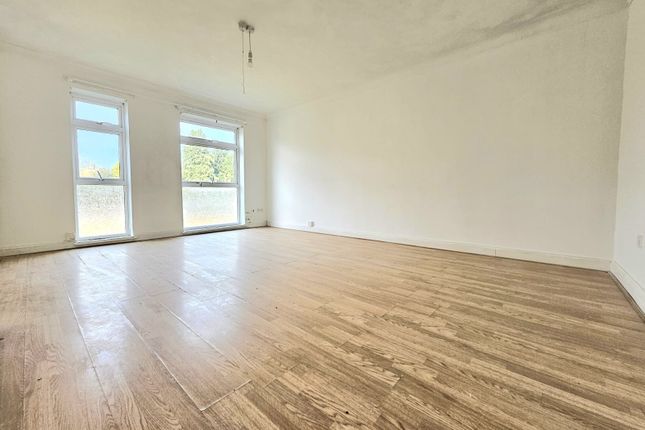 20 Elderberry Close, Luton photo 3