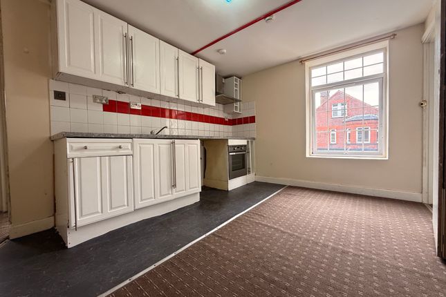 Flat C, 141, High Street North, Dunstable photo 5