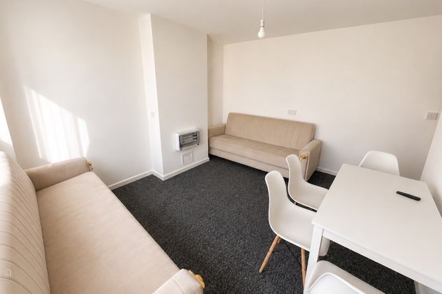6a, Eleanor Gardens, Dagenham photo 4