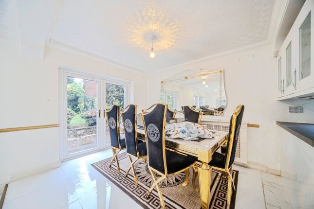 18, Tweed Drive, Milton Keynes photo 4