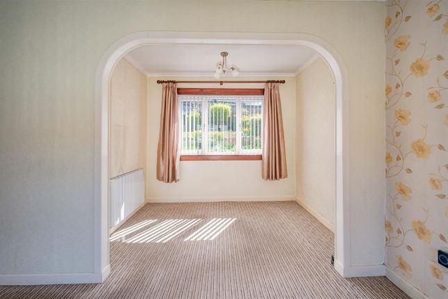 18, Forth Crescent, Dundee photo 4