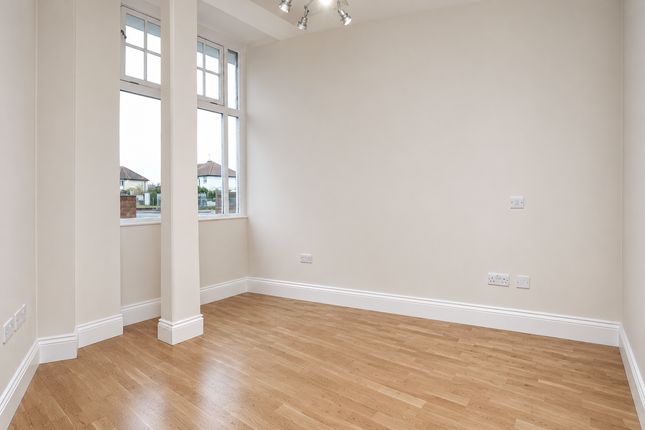 Flat 4, Moat Lane, Erith, Kent, DA8 2NG, Erith photo 4