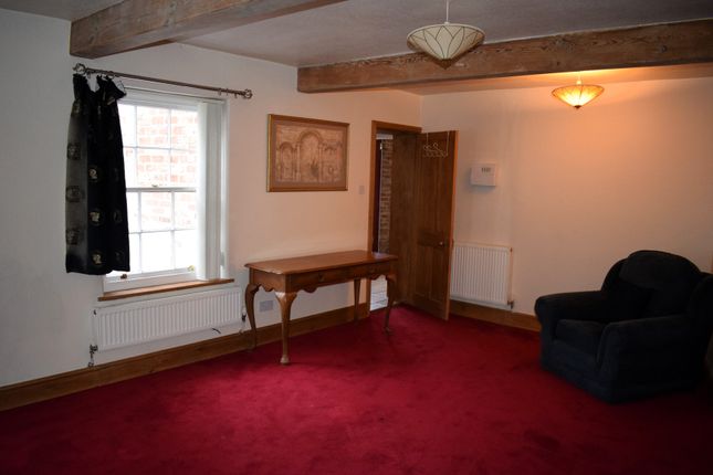 Town house for sale in Grimsby Road, Caistor