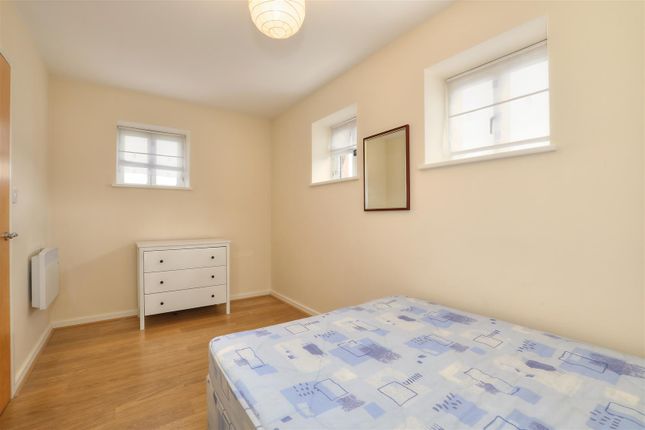 Flat for sale in 401 Kingswood Hall, Wadsley Park