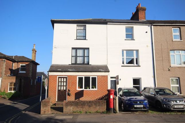 Thumbnail Flat for sale in Hadlow Road, Tonbridge