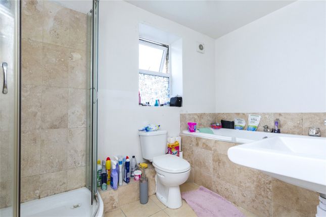 Flat for sale in Hornsey Road, London