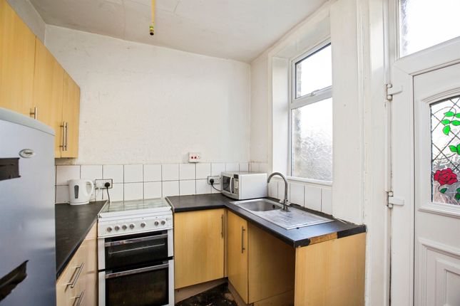 6, Denby Place, Sowerby Bridge photo 4