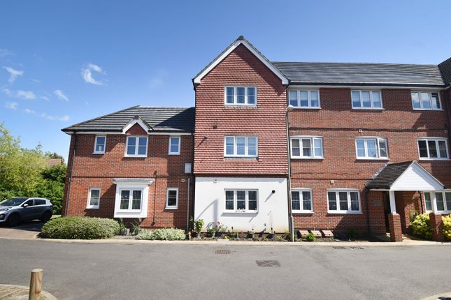 Flat for sale in Swansmere Close, Walton-On-Thames