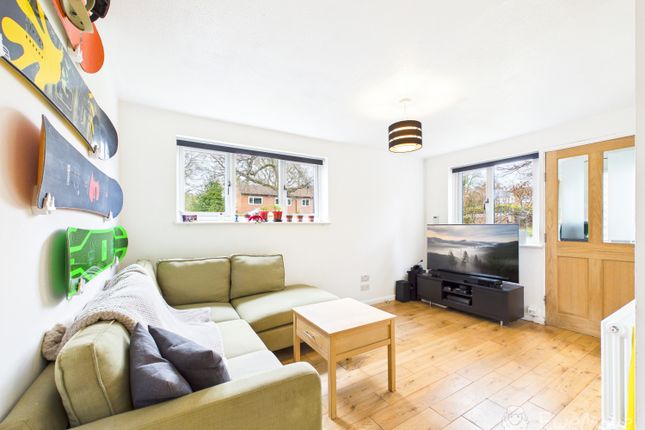 7, Cornwall Road, Bordon photo 2