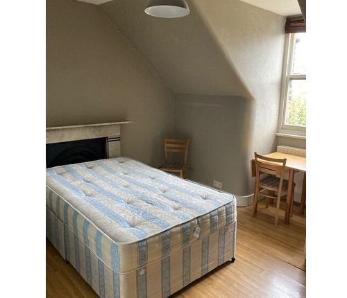 Thumbnail Room to rent in Glazbury Road, London