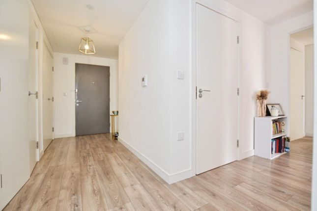 31, 17, Charles Darwin House, Minnie Baldock Street, London photo 2