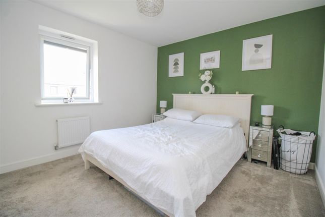 60, Plumtree Drive, Harlow photo 2