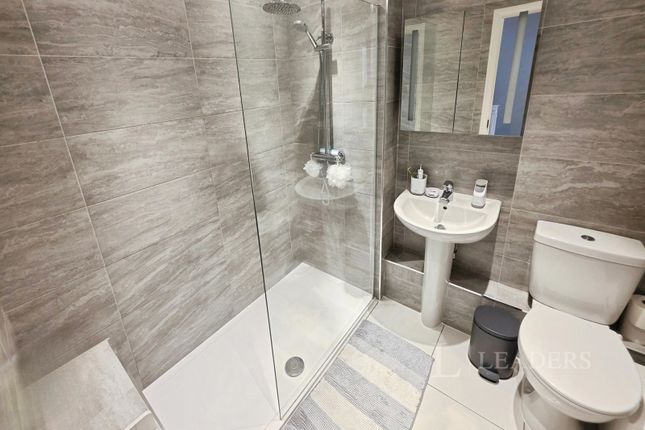 69, Newland Avenue, Hertfordshire photo 5