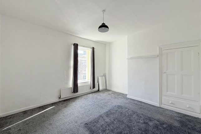 18, Dixon Street, Oldham photo 4