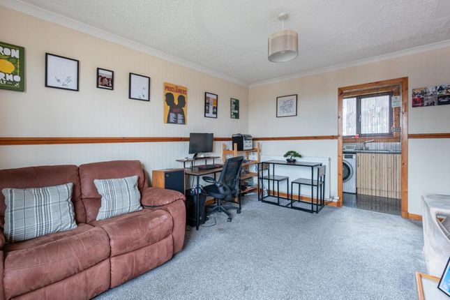 21, Watters Crescent, Lochgelly photo 3