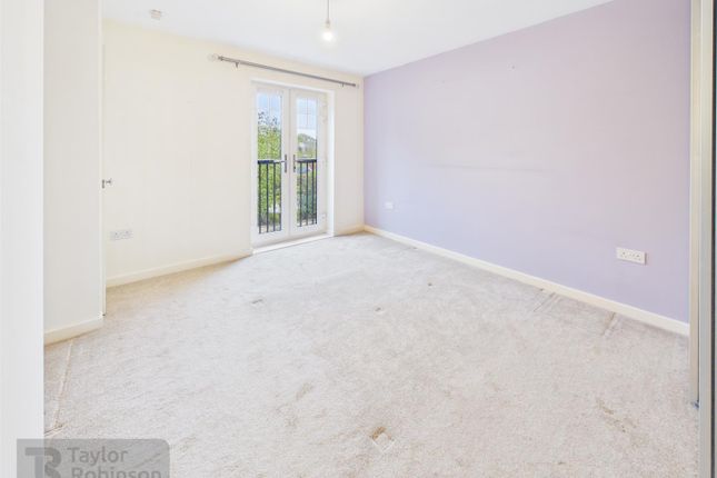 Somerley Drive, Crawley photo 4