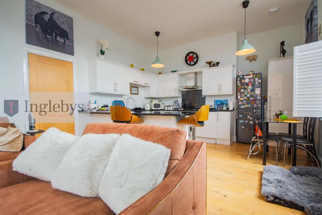 Flat 2, 29, Milton Street, Saltburn-By-The-Sea photo 3
