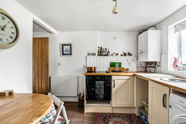 6, Dynevor Terrace, Fairford photo 4