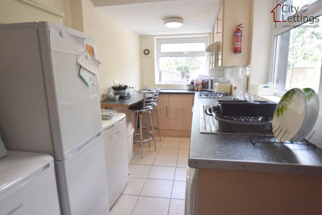 Chestnut Grove, West Bridgford photo 4