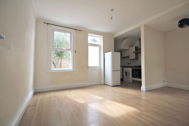 Thumbnail Maisonette to rent in Chapter Road, London