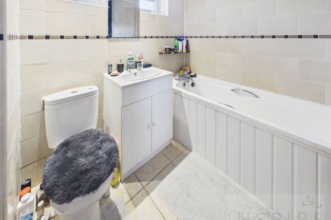 14 Ganymede Court, Crawley photo 4