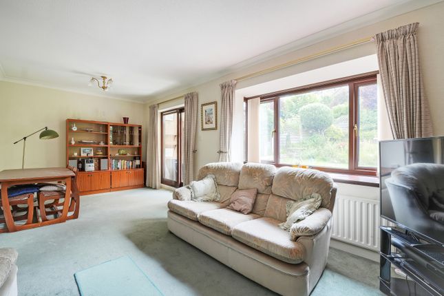 6, Celandine Gardens, Sheffield photo 4