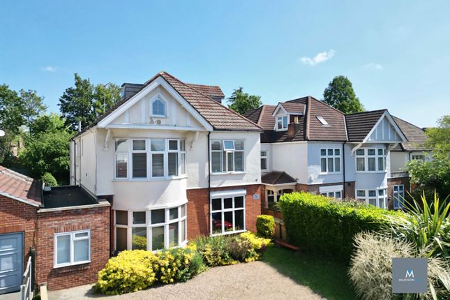 Flat for sale in Snakes Lane West, Woodford Green
