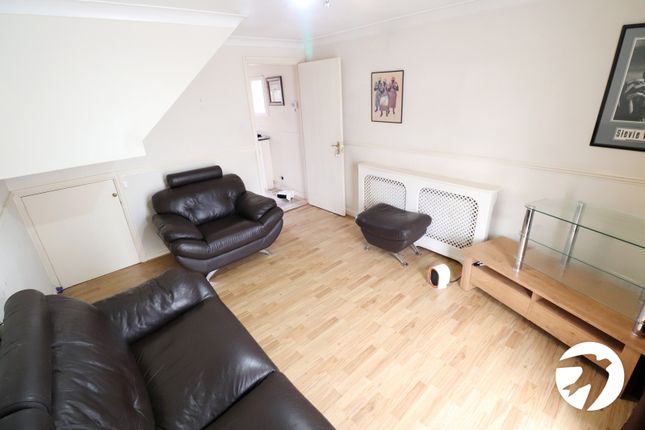 17, Turnbury Close, London photo 4