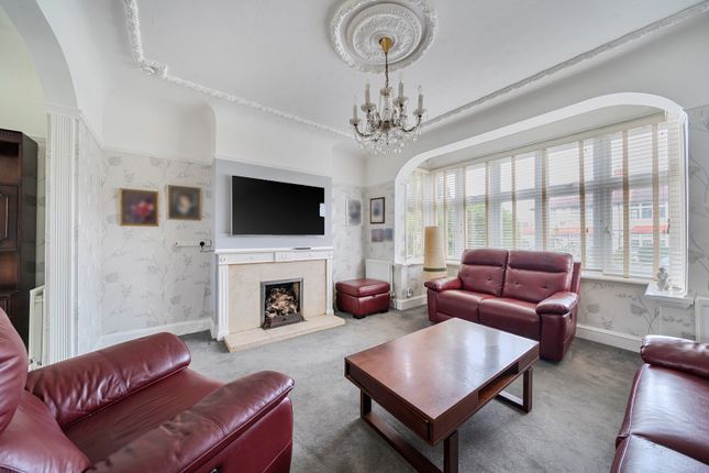 41, Pollard Road, Surrey photo 2