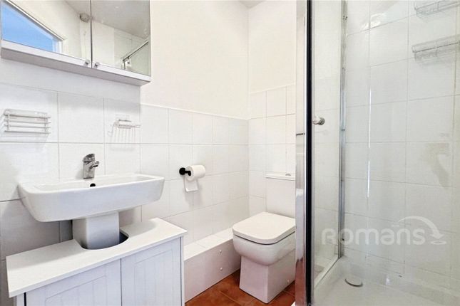 126, Avondale, Aldershot photo 3