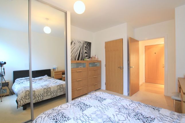 Norstead Place, London photo 4