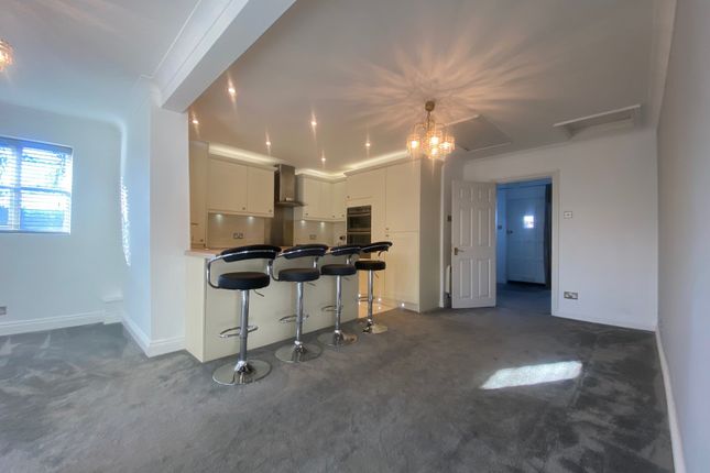 2 Little Dytchleys Mews, Coxtie Green Road, BRENTWOOD photo 3